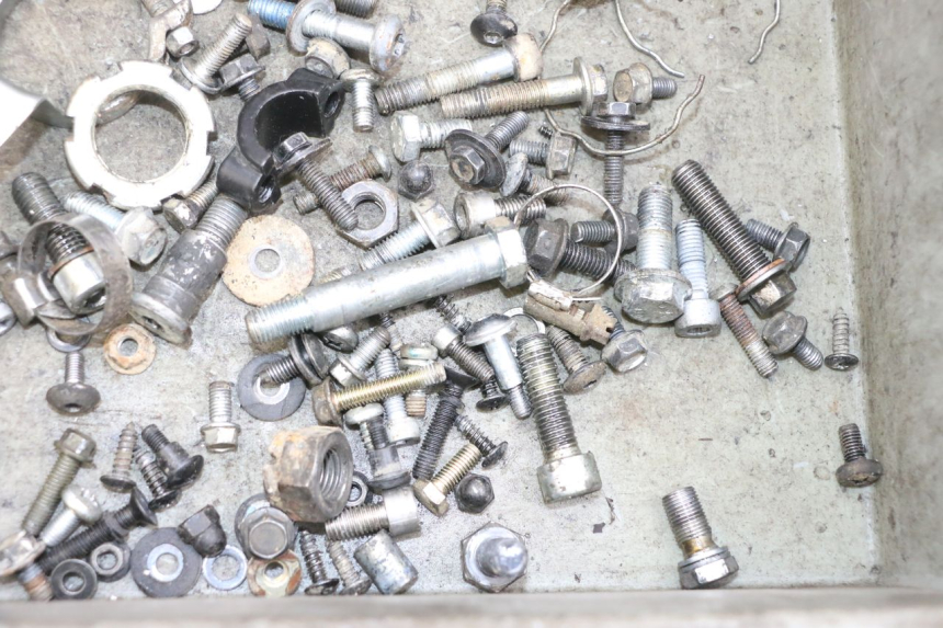 photo de SAC VISSERIE VIS YAMAHA TZR 50 (2008 - 2016) - Gros plan technique