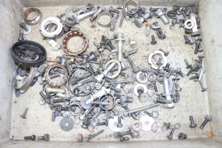 photo de SAC VISSERIE VIS SUZUKI UH BURGMAN 125 (2002 - 2006) - Vue principale