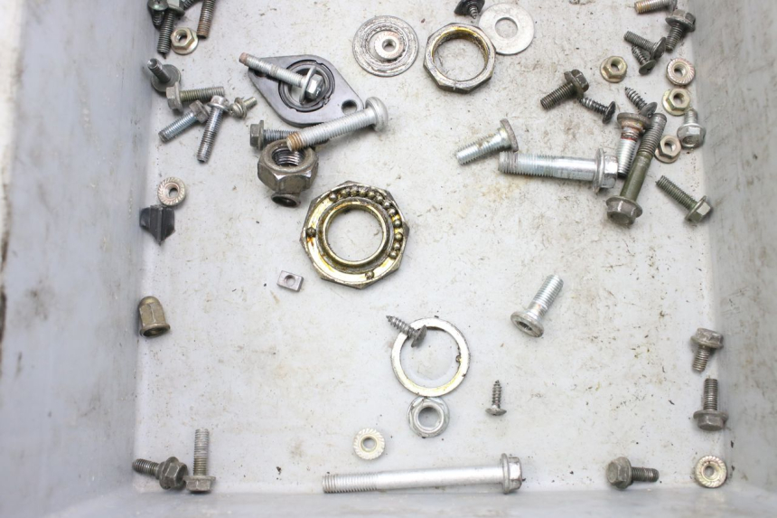 photo de SAC VISSERIE VIS PEUGEOT V-CLIC VCLIC 50 (2007 - 2013) - Autre angle de vue