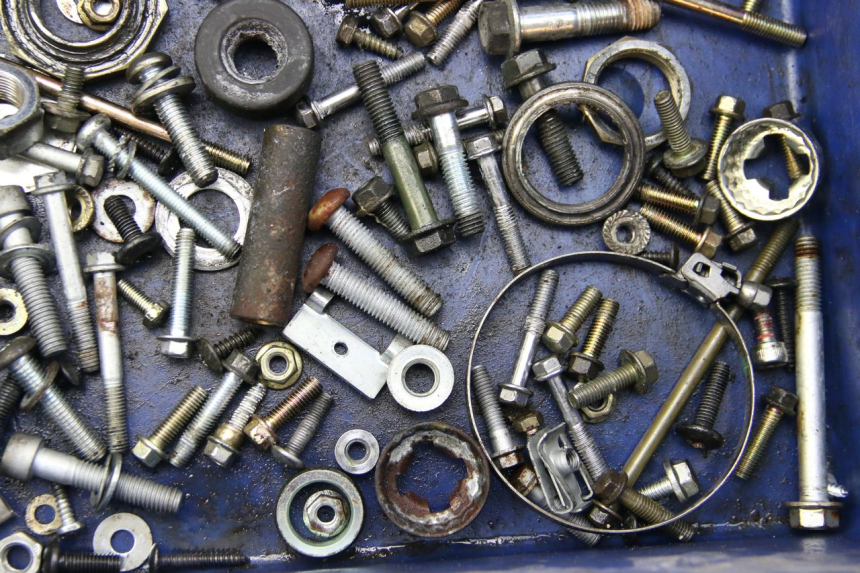 photo de SAC VISSERIE VIS PIAGGIO VESPA GTS SUPER IE 125 (2009 - 2016) - Zoom état d’usage