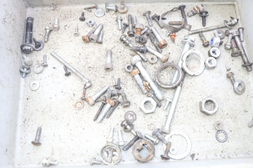 photo de SAC VISSERIE VIS PIAGGIO VESPA LX 2T 50 (2005 - 2013) - Détail de la pièce