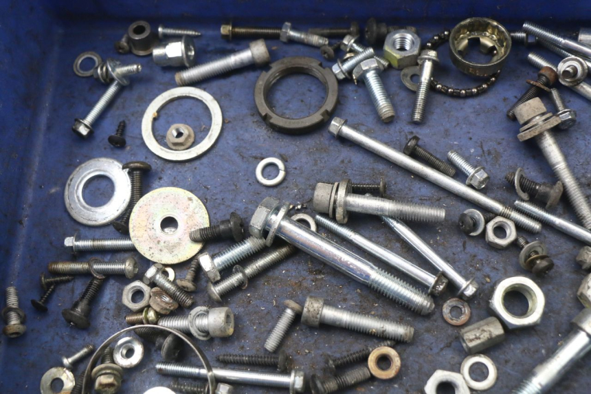 photo de SAC VISSERIE VIS PIAGGIO VESPA LX 125 (2005 - 2010) - Détail de la pièce