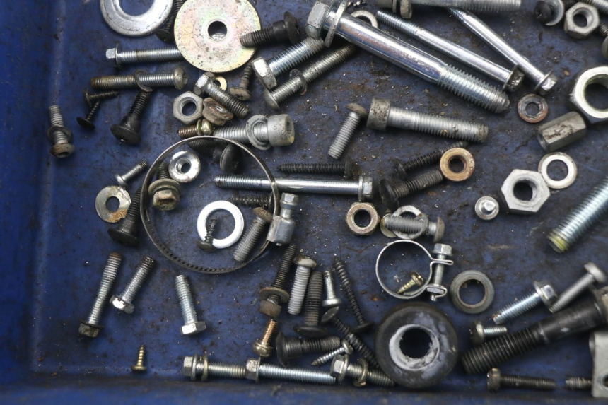 photo de SAC VISSERIE VIS PIAGGIO VESPA LX 125 (2005 - 2010) - Autre angle de vue