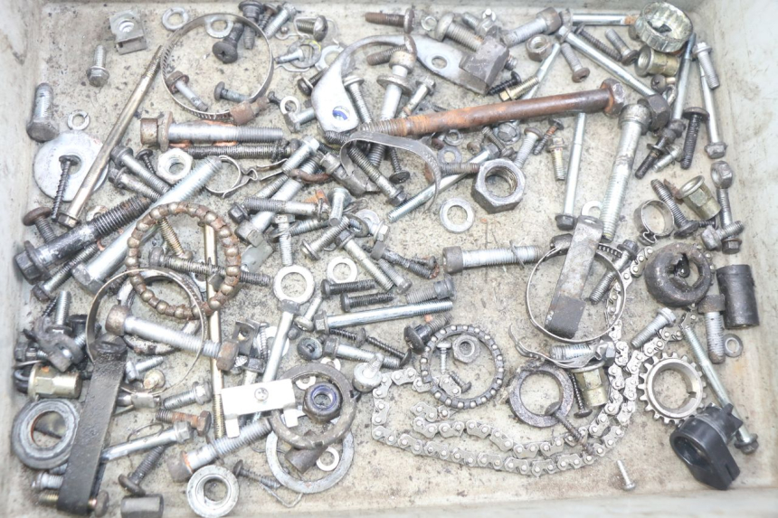 photo de SAC VISSERIE VIS PIAGGIO VESPA LXV 125 (2006 - 2009) - Détail de la pièce