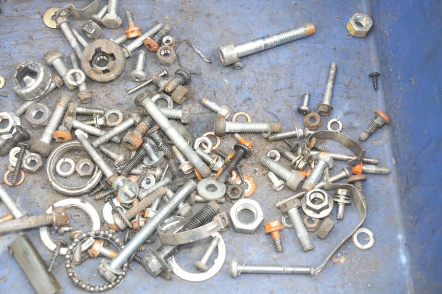 photo de SAC VISSERIE VIS PIAGGIO VESPA S 2T 50 (2007 - 2014) - Détail de la pièce