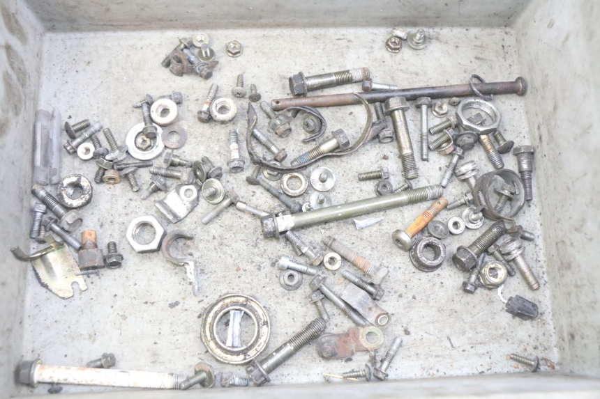 photo de SAC VISSERIE VIS KYMCO VITALITY 2T 50 (2004 - 2010) - Détail de la pièce