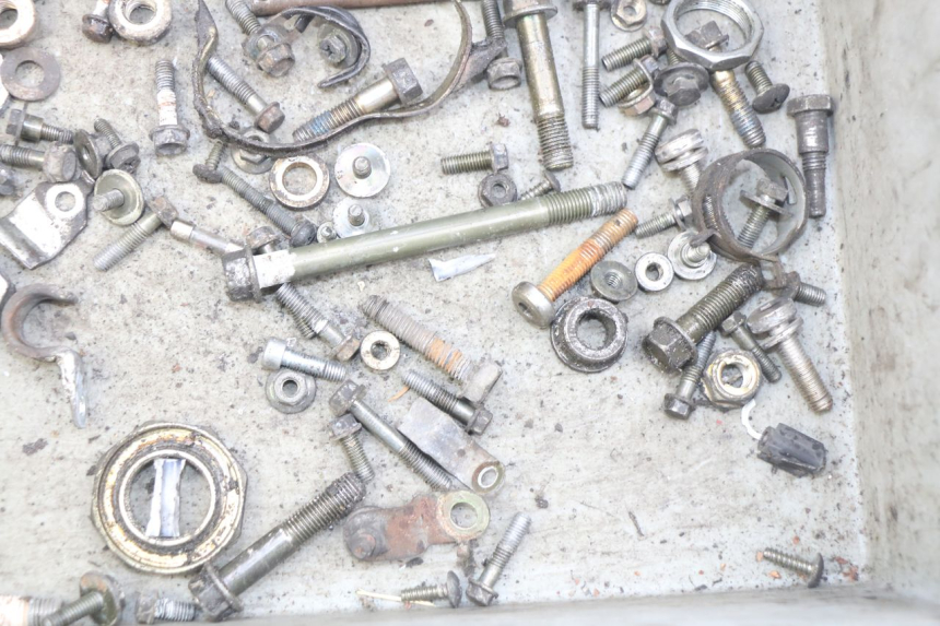 photo de SAC VISSERIE VIS KYMCO VITALITY 2T 50 (2004 - 2010) - Zoom état d’usage