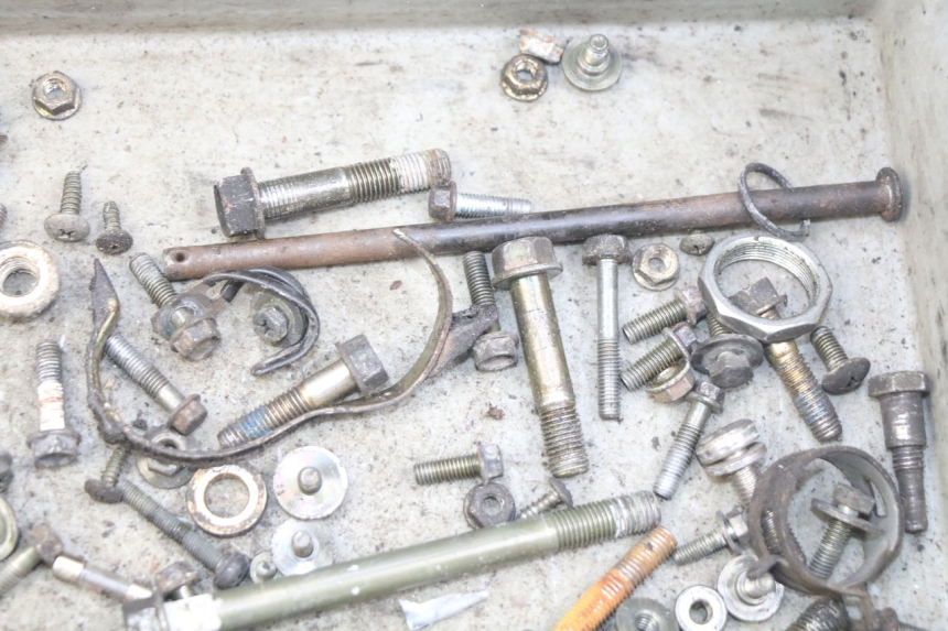 photo de SAC VISSERIE VIS KYMCO VITALITY 2T 50 (2004 - 2010) - Autre angle de vue