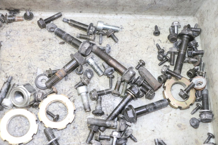 photo de SAC VISSERIE VIS PEUGEOT VIVACITY NEW 4T 50 (2008 - 2017) - Gros plan technique