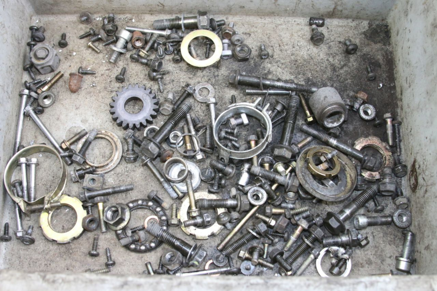 photo de SAC VISSERIE VIS PEUGEOT VIVACITY 125 (2010 - 2017) - Détail de la pièce