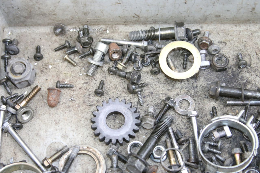 photo de SAC VISSERIE VIS PEUGEOT VIVACITY 125 (2010 - 2017) - Autre angle de vue