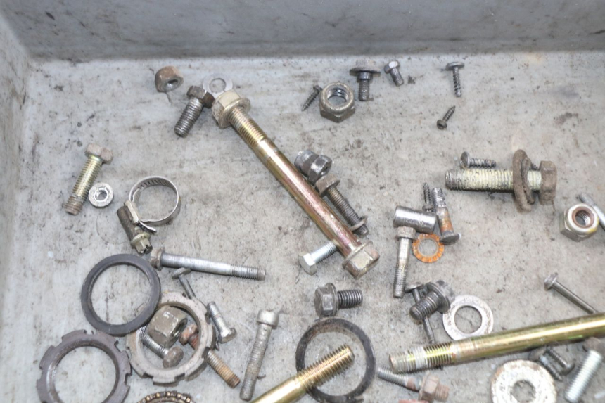 photo de SAC VISSERIE VIS PEUGEOT VIVACITY 50 (1998 - 2003) - Autre angle de vue