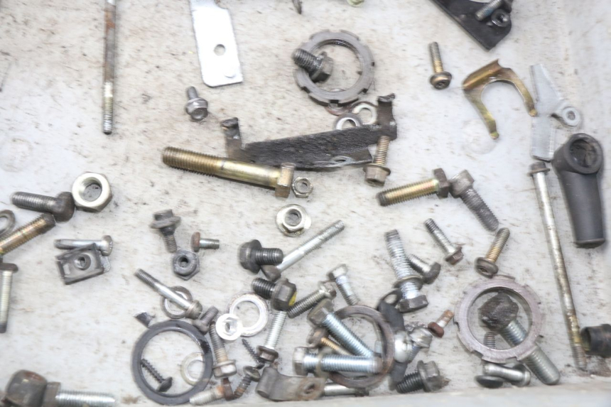 photo de SAC VISSERIE VIS PEUGEOT VIVACITY 50 (2004 - 2009) - Zoom état d’usage