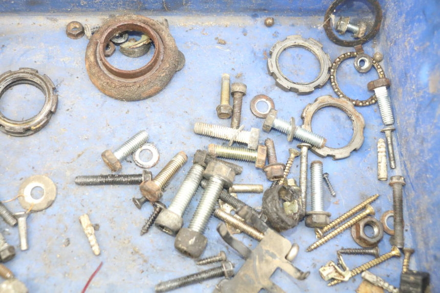 photo de SAC VISSERIE VIS PEUGEOT VIVACITY 50 (1998 - 2003) - Autre angle de vue