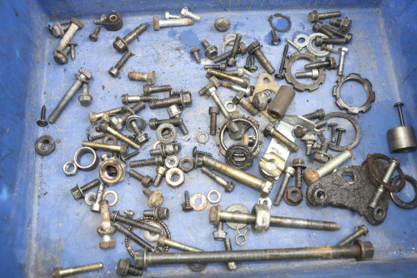 photo de SAC VISSERIE VIS PEUGEOT VIVACITY 50 (2004 - 2009) - Détail de la pièce