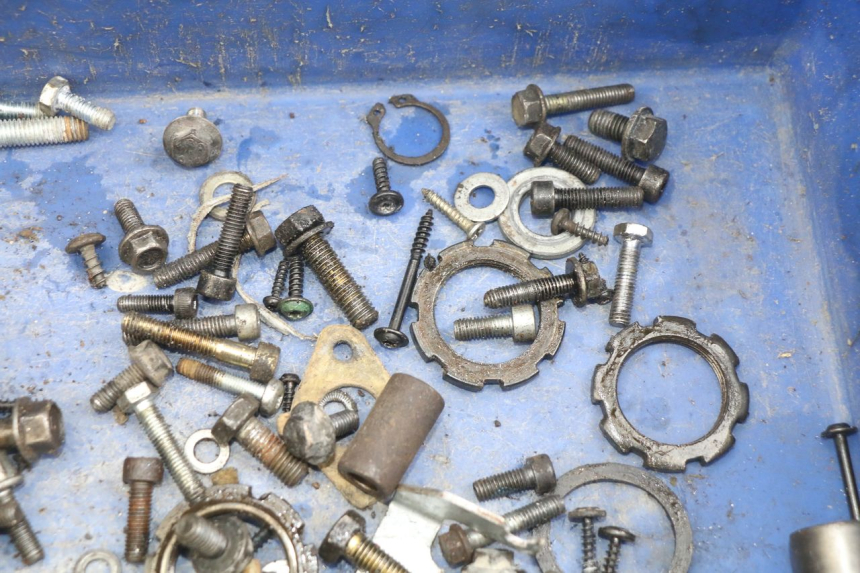 photo de SAC VISSERIE VIS PEUGEOT VIVACITY 50 (2004 - 2009) - Autre angle de vue