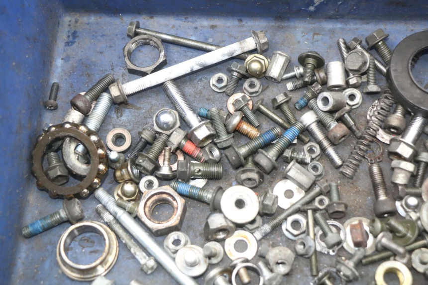 photo de SAC VISSERIE VIS SUZUKI VL INTRUDER 125 (2004 - 2007) - Détail de la pièce