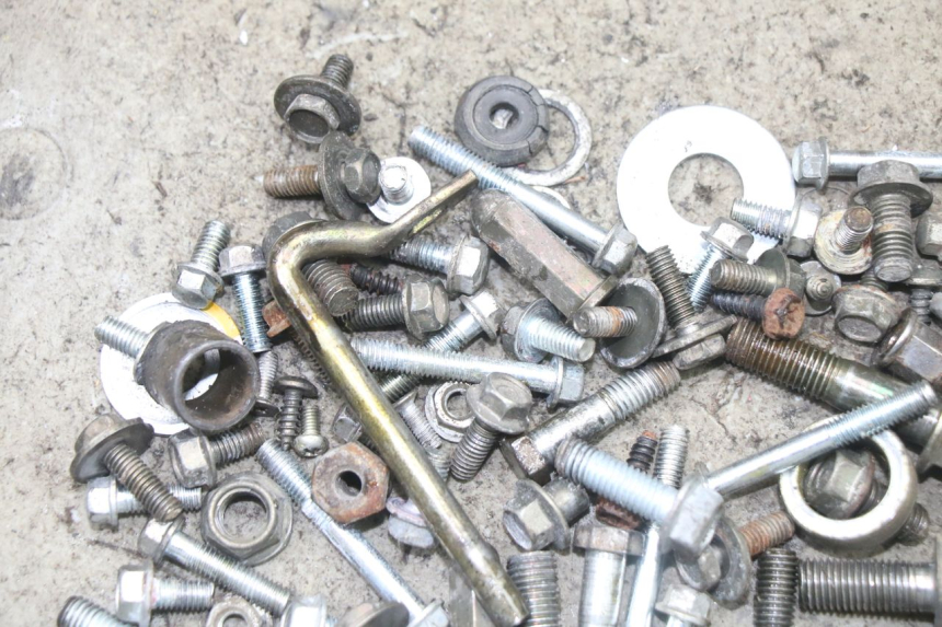 photo de SAC VISSERIE VIS VONROAD YIBEN 125 (2006 - 2010) - Détail de la pièce