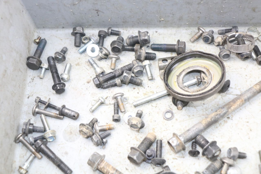 photo de SAC VISSERIE VIS YAMAHA WR R 125 (2009 - 2017) - Gros plan technique