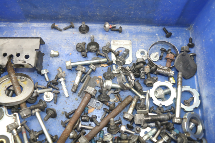 photo de SAC VISSERIE VIS YAMAHA XMAX X-MAX ABS 125 (2014 - 2016) - Gros plan technique