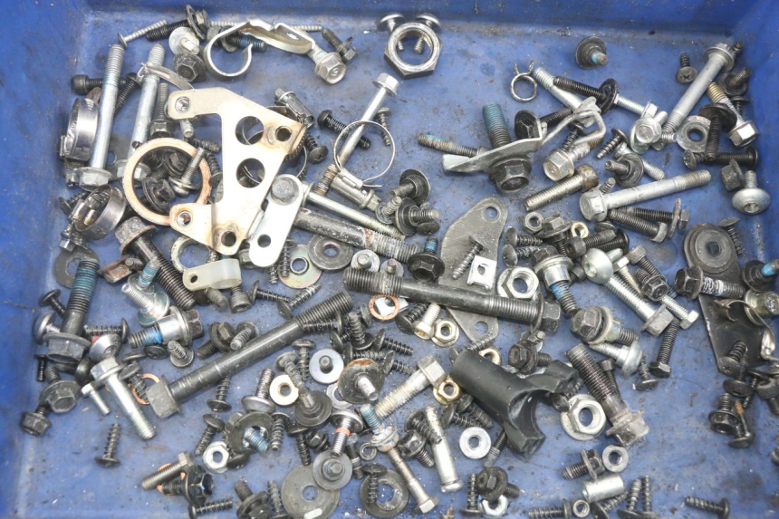 photo de SAC VISSERIE VIS YAMAHA X-MAX XMAX 125 (2010 - 2013) - Détail de la pièce