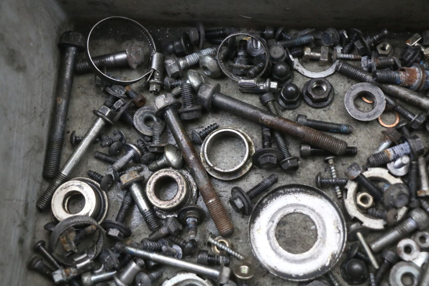 photo de SAC VISSERIE VIS YAMAHA X-MAX XMAX 125 (2010 - 2013) - Détail de la pièce