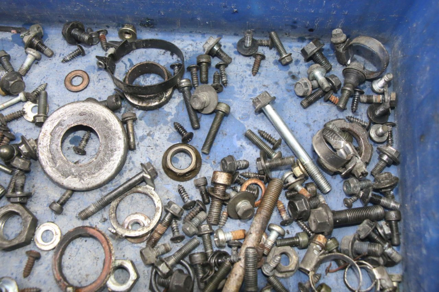 photo de SAC VISSERIE VIS YAMAHA XMAX X-MAX 125 (2006 - 2009) - Détail de la pièce