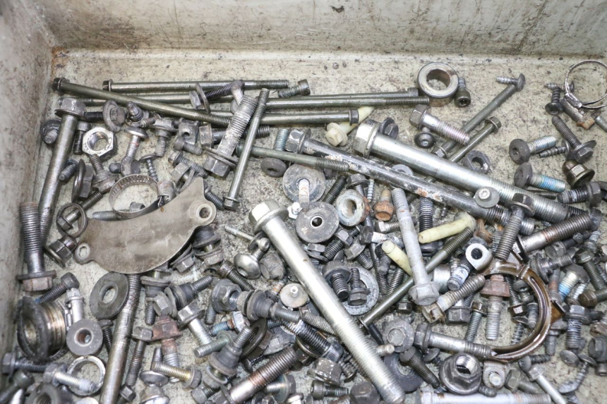 photo de SAC VISSERIE VIS YAMAHA X-MAX XMAX 125 (2010 - 2013) - Zoom état d’usage