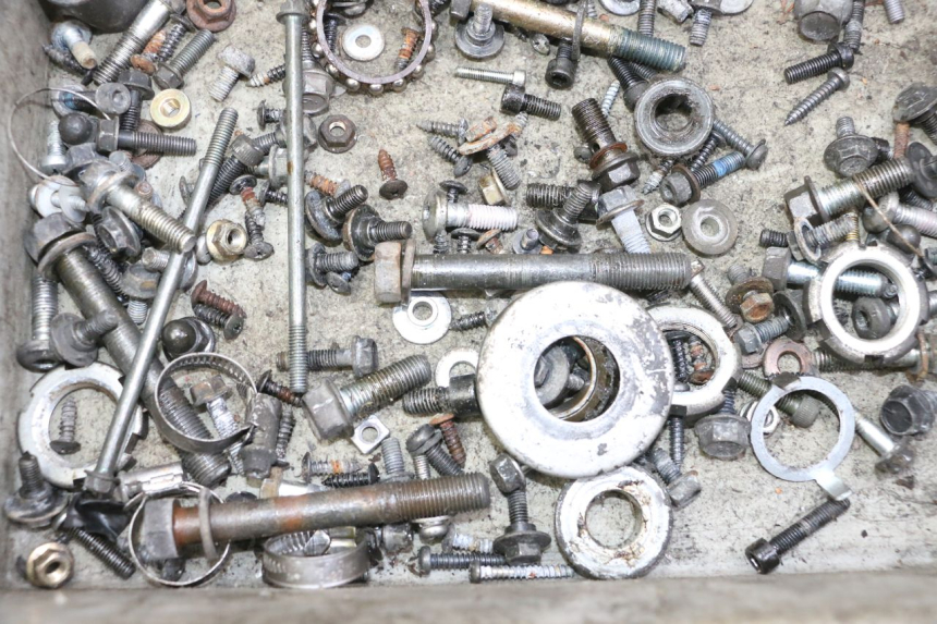 photo de SAC VISSERIE VIS YAMAHA X-MAX XMAX 250 (2006 - 2009) - Autre angle de vue