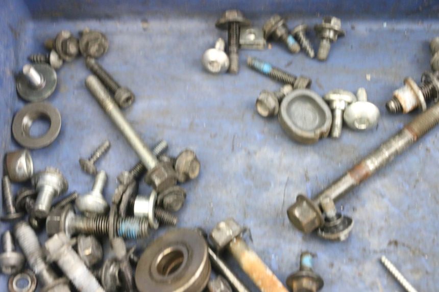 photo de SAC VISSERIE VIS YAMAHA X-MAX XMAX 125 (2010 - 2013) - Gros plan technique