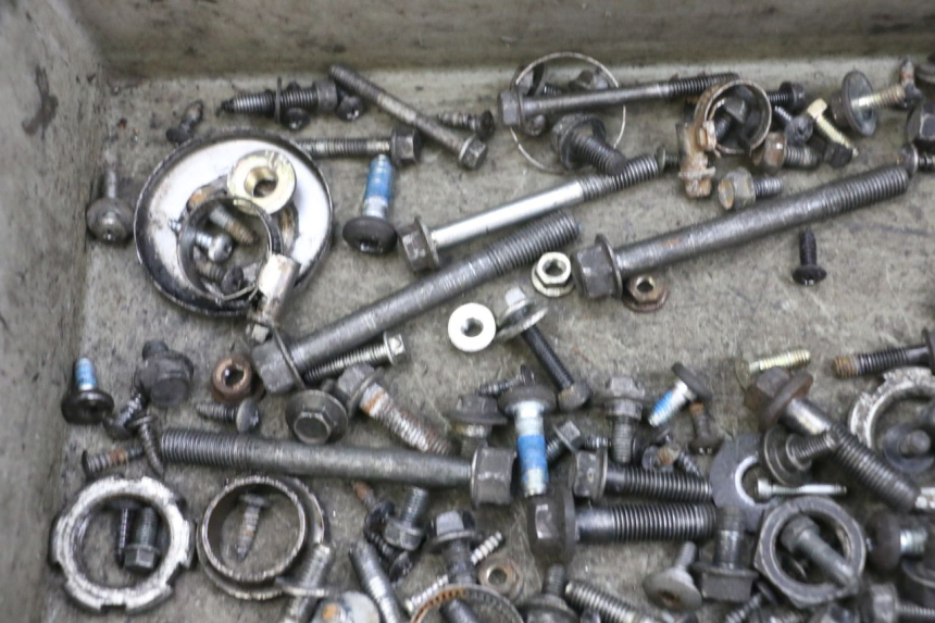 photo de SAC VISSERIE VIS YAMAHA XMAX X-MAX 125 (2006 - 2009) - Vue d’ensemble