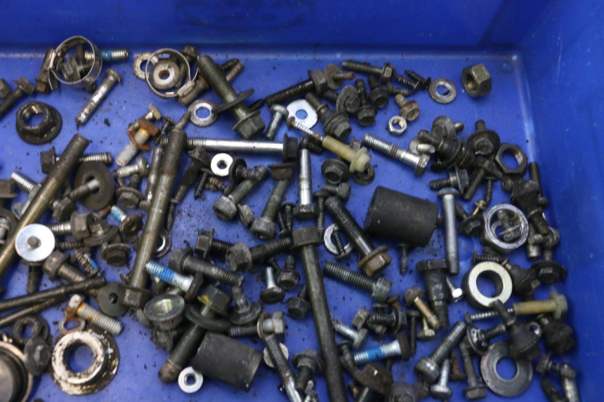 photo de SAC VISSERIE VIS YAMAHA XMAX X-MAX 125 (2006 - 2009) - Zoom état d’usage