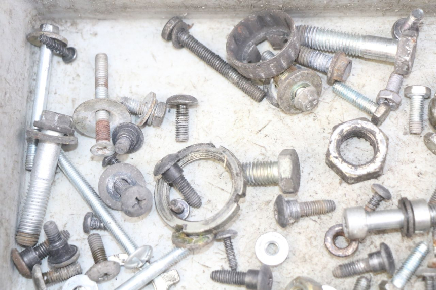 photo de SAC VISSERIE VIS PIAGGIO X8 125 (2004 - 2007) - Gros plan technique