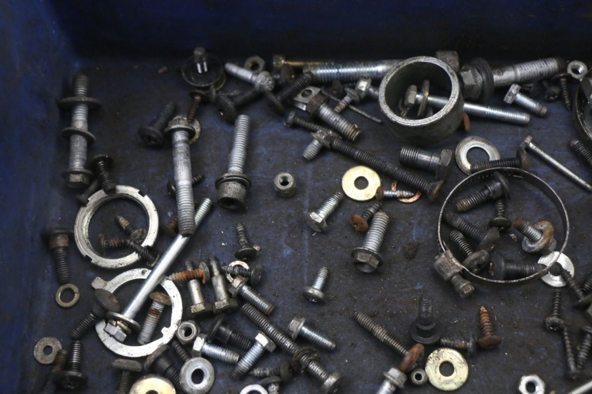 photo de SAC VISSERIE VIS PIAGGIO X8 125 (2004 - 2007) - Détail de la pièce