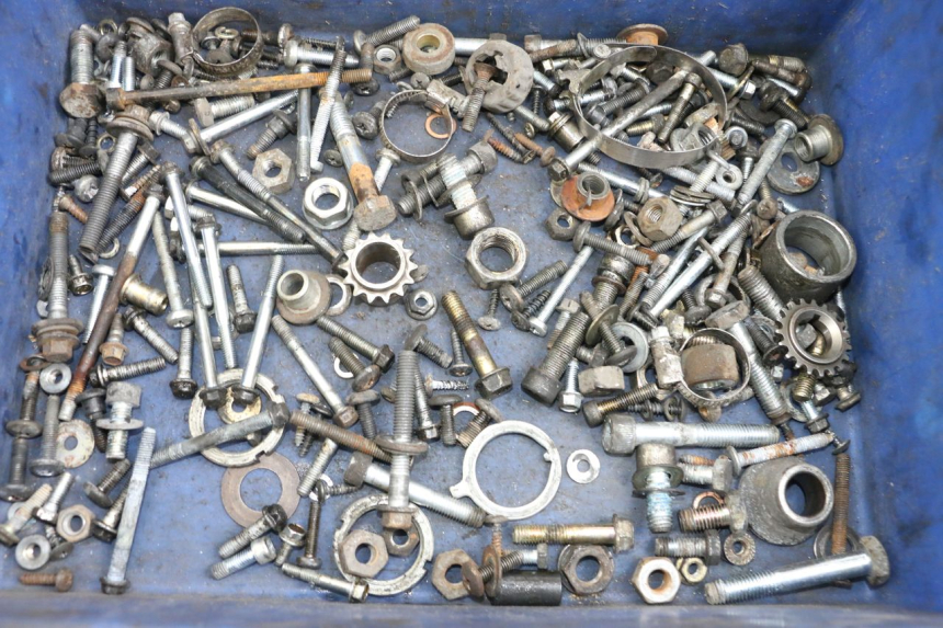 photo de SAC VISSERIE VIS PIAGGIO X9 125 (2000 - 2003) - Détail de la pièce