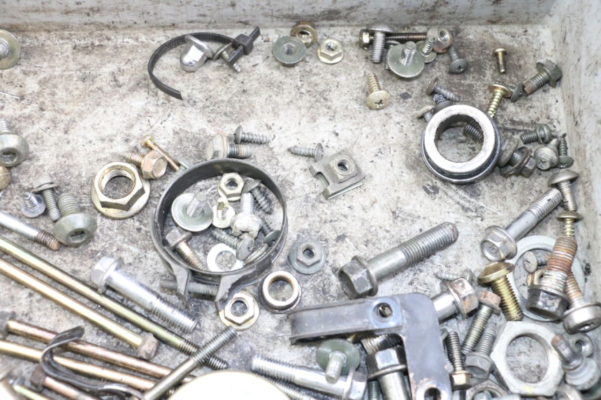 photo de SAC VISSERIE VIS KYMCO XCITING 250 (2006 - 2009) - Autre angle de vue