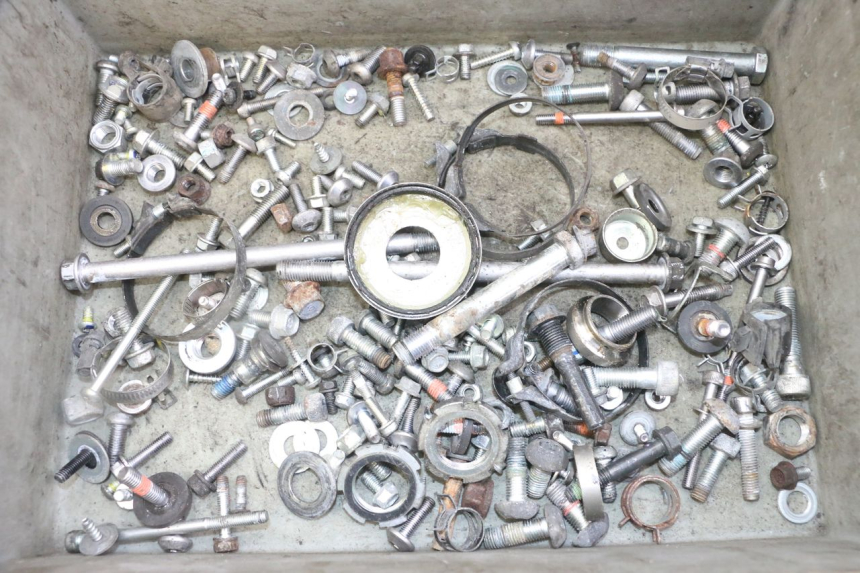 photo de SAC VISSERIE VIS YAMAHA XJ6 ABS 600 (2008 - 2016) - Vue principale