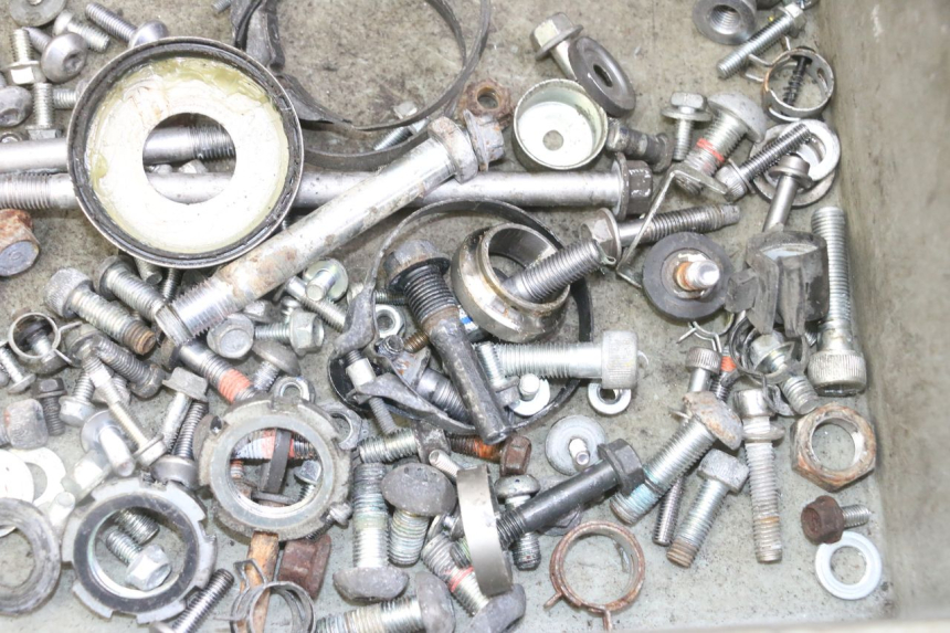 photo de SAC VISSERIE VIS YAMAHA XJ6 ABS 600 (2008 - 2016) - Zoom état d’usage