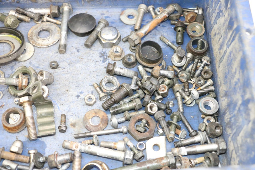 photo de SAC VISSERIE VIS YAMAHA XJN DIVERSION 600 (2000 - 2003) - Détail de la pièce