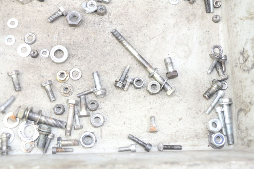 photo de SAC VISSERIE VIS PEUGEOT XP6 50 (1997 - 2003) - Zoom état d’usage