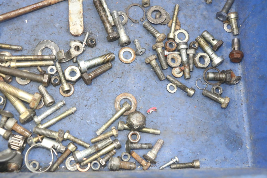 photo de SAC VISSERIE VIS PEUGEOT XP6 50 (2006 - 2011) - Zoom état d’usage