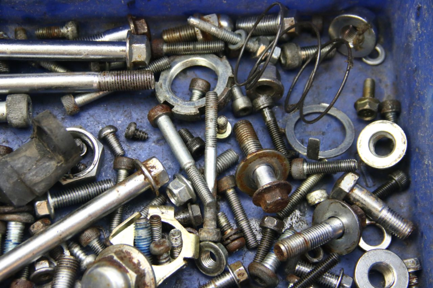 photo de SAC VISSERIE VIS YAMAHA XV VIRAGO 750 (1984 - 1998) - Gros plan technique