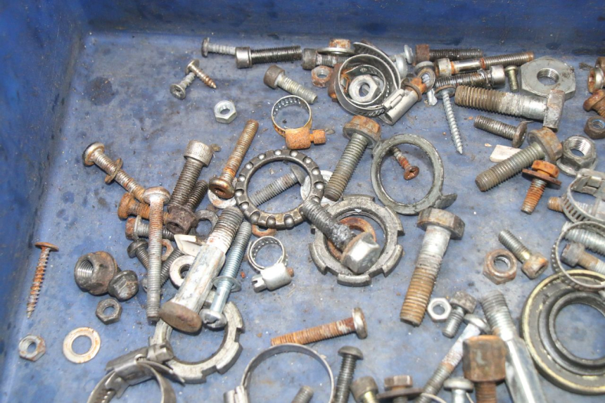 photo de SAC VISSERIE VIS YAMAHA AEROX 50 (1997 - 2006) - Détail de la pièce