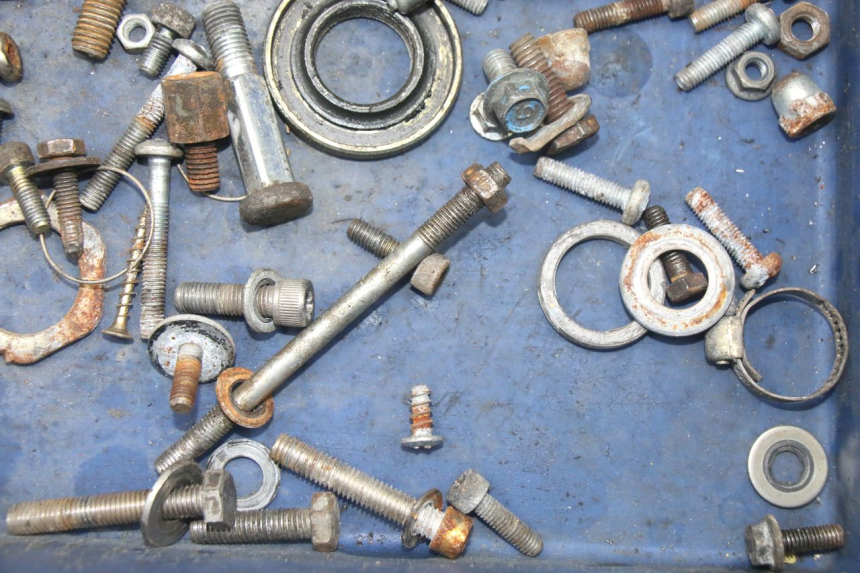 photo de SAC VISSERIE VIS YAMAHA AEROX 50 (1997 - 2006) - Gros plan technique