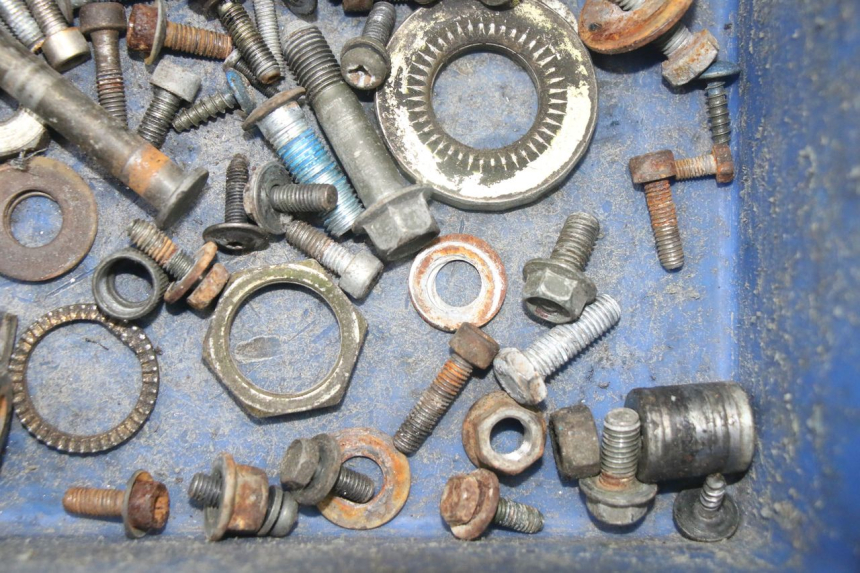 photo de SAC VISSERIE VIS YAMAHA BW'S NG NEXT GENERATION 50 (1996 - 2003) - Gros plan technique