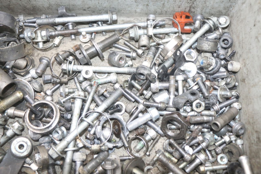 photo de SAC VISSERIE VIS YAMAHA FJR ABS 1300 (2006 - 2012) - Zoom état d’usage