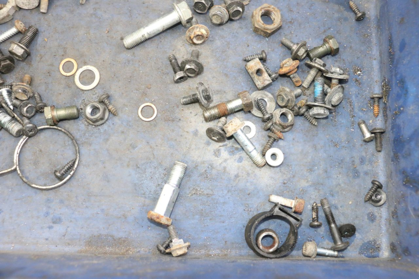 photo de SAC VISSERIE VIS YAMAHA NEO'S NEOS 2T EASY 50 (2013 - 2016) - Détail de la pièce