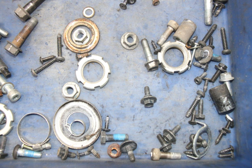 photo de SAC VISSERIE VIS YAMAHA NEOS NEO'S 4T 50 (2008 - 2016) - Gros plan technique