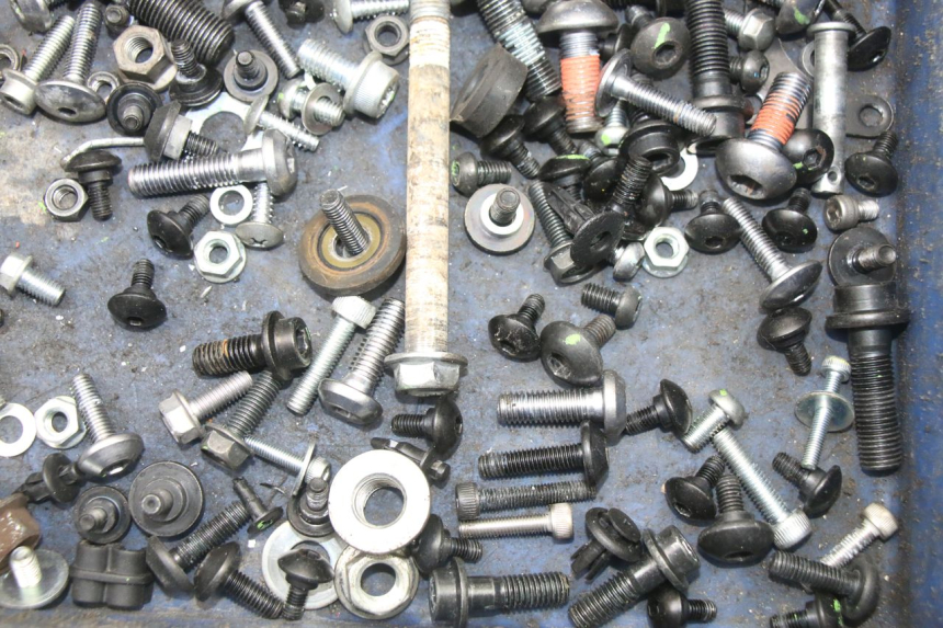 photo de SAC VISSERIE VIS YAMAHA TRACER 7 700 (2020 - 2024) - Gros plan technique