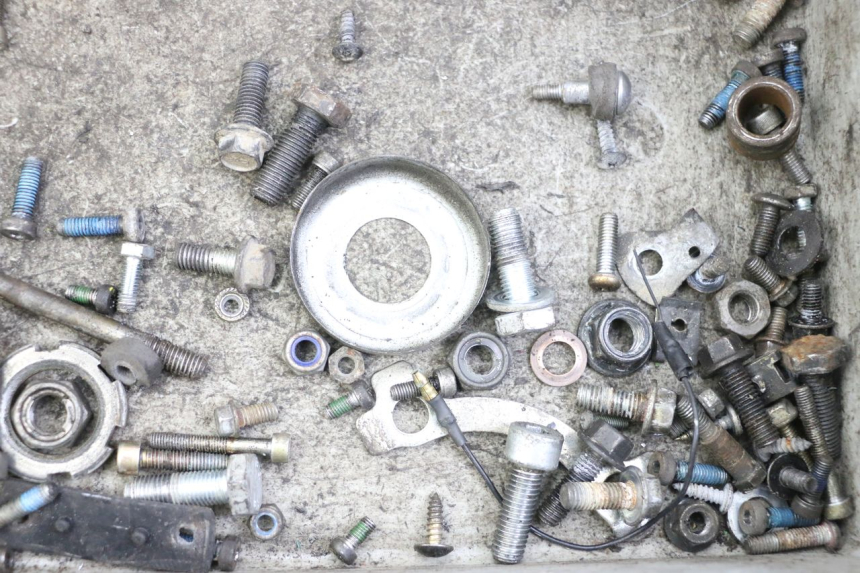 photo de SAC VISSERIE VIS YAMAHA TZR 50 (2008 - 2016) - Zoom état d’usage